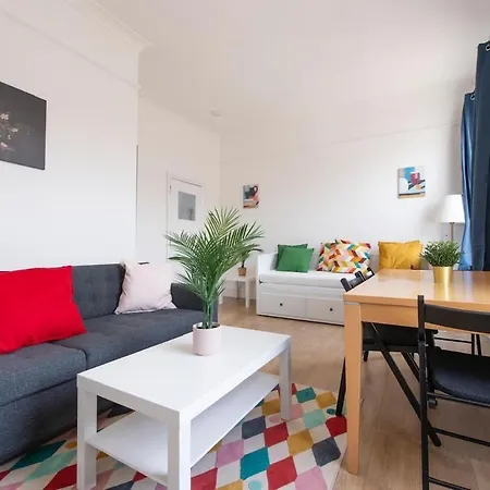 Split-level Spacious Family *
