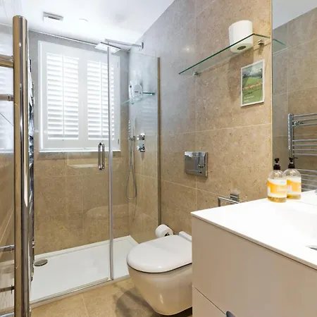 Holiday home Richmond Park House Stunning Architect Designed *