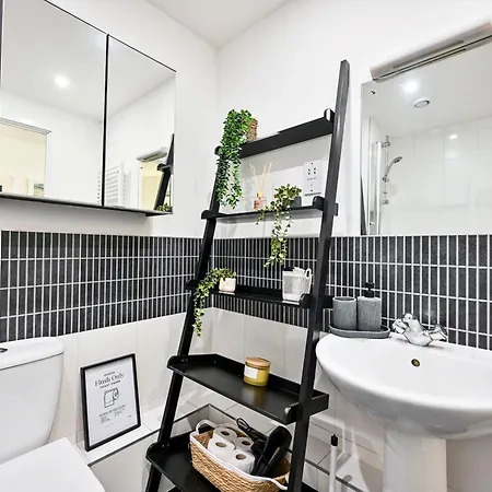 Stylish 2bed Flat Hackney London