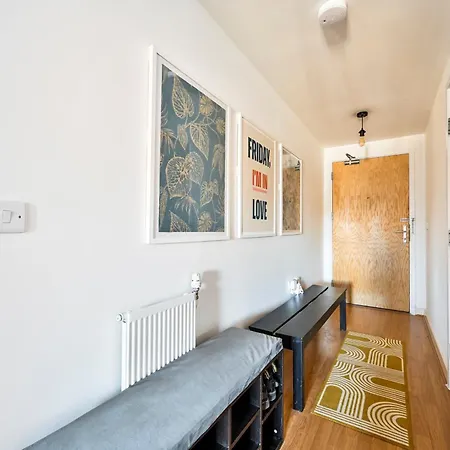 Stylish 2bed Flat Hackney * London
