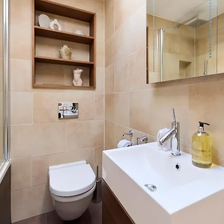The Notting Hill Hideout - 2bdr Apartment London