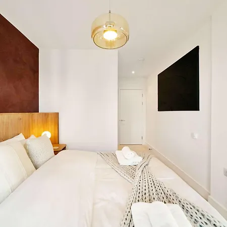 Rosso 2br & Views