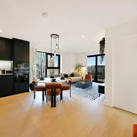 Rosso 2br & Views Apartment London