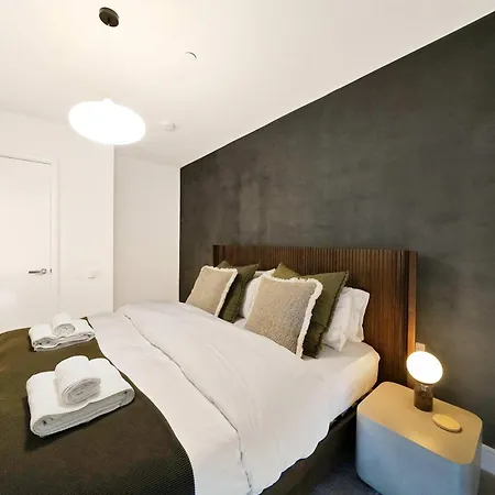 Apartment Rosso 2br & Views London