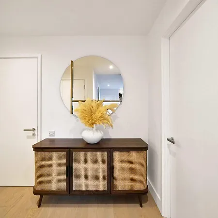 Rosso 2br & Views *