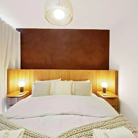 Apartment Rosso 2br & Views London