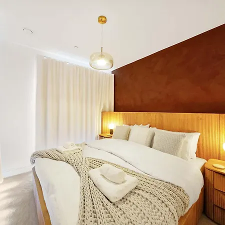 Rosso 2br & Views London