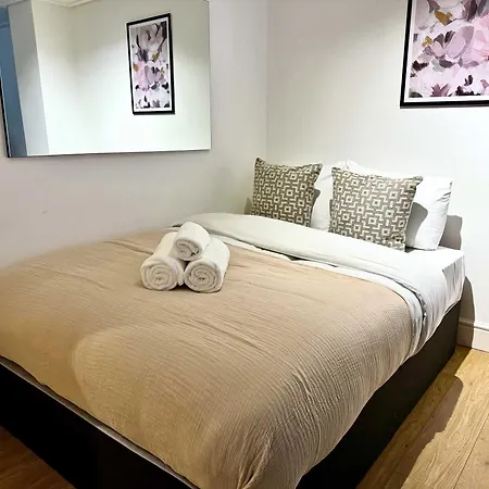 Holborn & With Patio - Cityapartmentstay Apartment