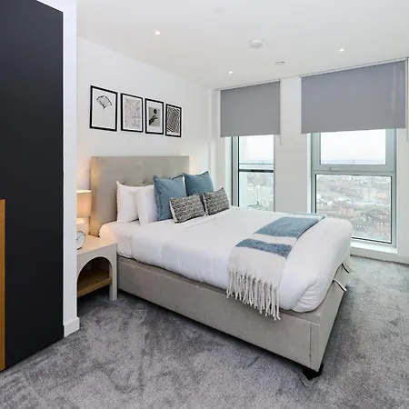 The Southwark Heights -modern 3-bedroom Flat With Views London