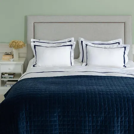 Chelsea Living Apartment