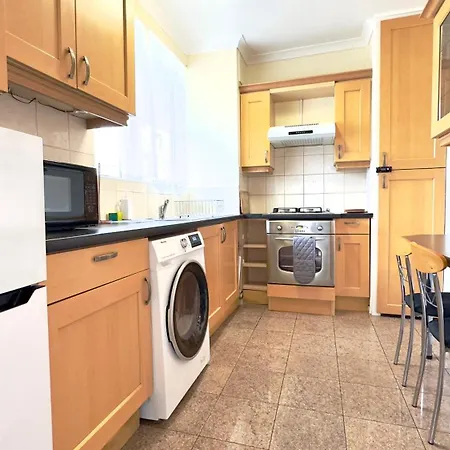 The Queens Palace 1 Bedroom By Wild London