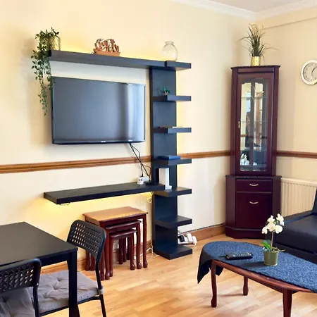 The Queens Palace 1 Bedroom By Wild Apartment *