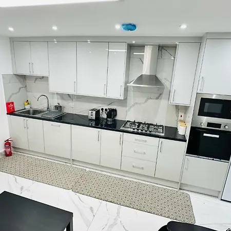 93 New Road Homestay *