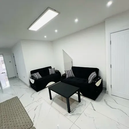 93 New Road Homestay Harmondsworth