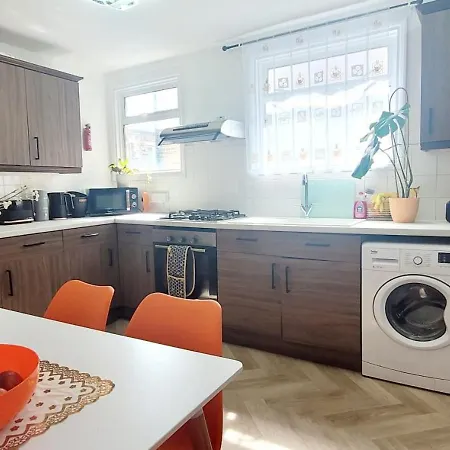 Lovely 2br Flat In London, Turnpike Lane N8 - Piccadilly Line London