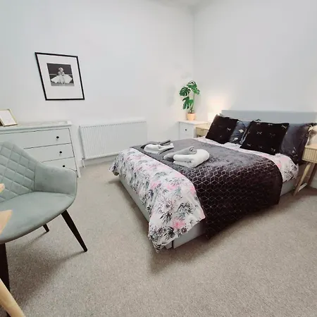 Lovely 2br Flat In London, Turnpike Lane N8 - Piccadilly Line Apartment London