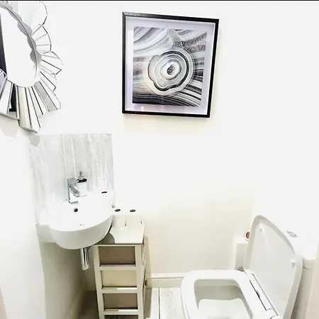 1 Bedroom Town House In *