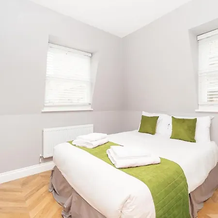 Modern Two-bedroom In Paddington *