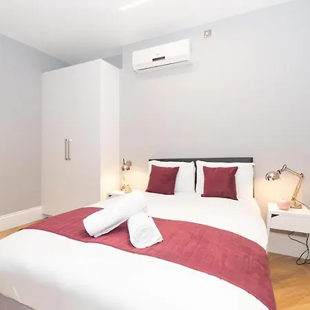 Modern Two-bedroom In Paddington *