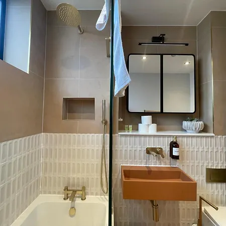 Penthouse In Fulham West Kensington 3 Bedrooms *