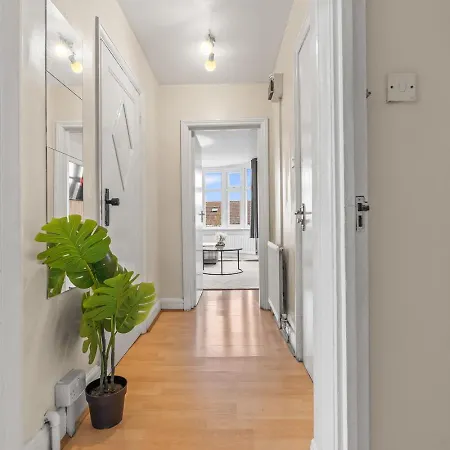 Cosy 2 Bed Flat, Wembley Stadium Apartment London