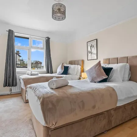 Cosy 2 Bed Flat, Wembley Stadium * London