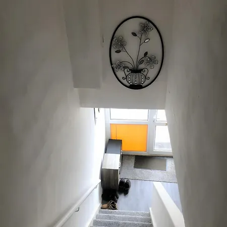 Homestay Alpine Heathrow London *
