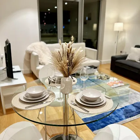 Auracasa 2 Bed O2 Canning London