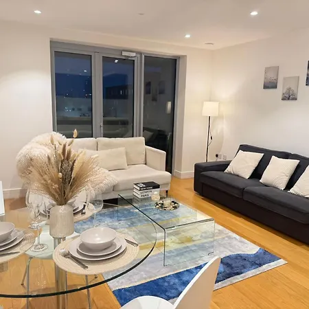 Auracasa 2 Bed O2 Canning * London