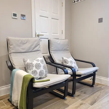 Beautiful Newly Renovated Flat In Orpington Apartment