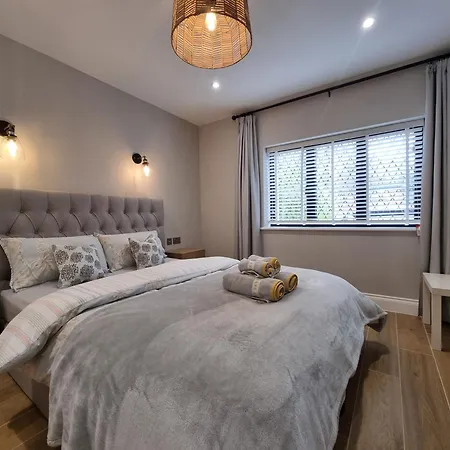 Beautiful Newly Renovated Flat In Orpington