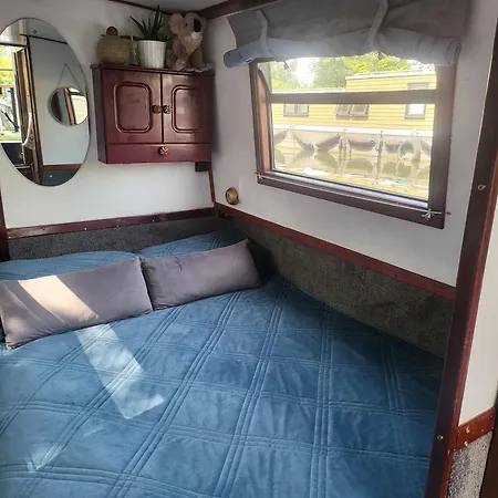 Comfy Canal Boat In Little Venice By Paddington *