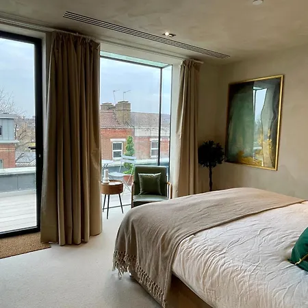 Penthouse In Fulham West Kensington 3 Bedrooms *