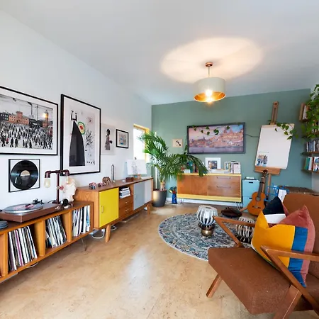 Pass The Keys Stylish Cosy - A Design Lover's Dream Apartment *