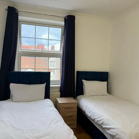 F54 Modern 3-bed Flat Near Paddington Station London