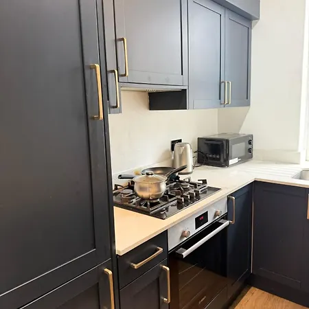F54 Modern 3-bed Flat Near Paddington Station