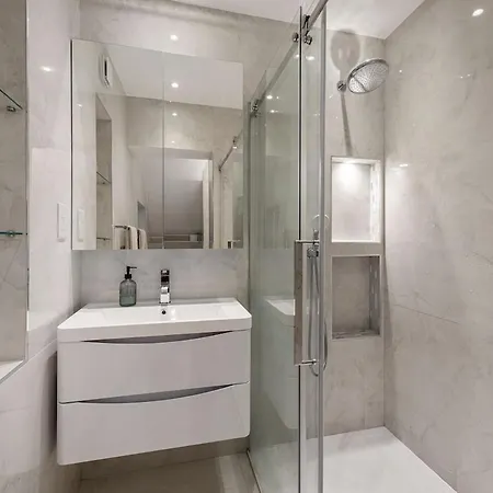 Stunning 3bd With Garden & Free Parking Apartment