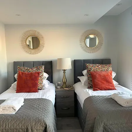 Aisiki At Barnet, Airconditioned & Pet-friendly, 3-bedroom & 2-bathroom Duplex Flat, King Or Twin Beds & Double Beds With Free Wi-fi アパート *