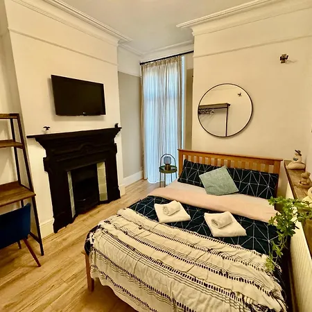 Homestay Delux Near Centre London