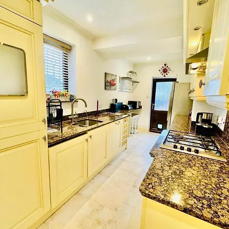 Apartment 4-bed Oasis Quiet Culde Sac Erith