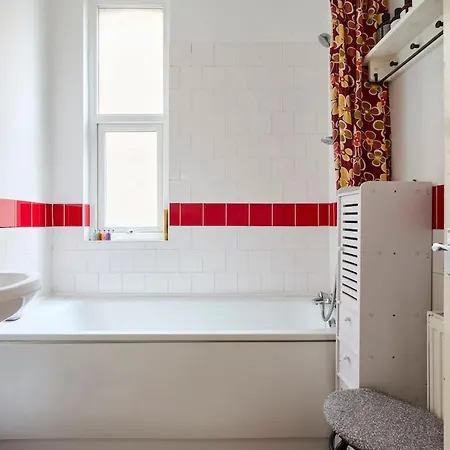 Apartment Unique & Charming 2 Bedroom Flat London