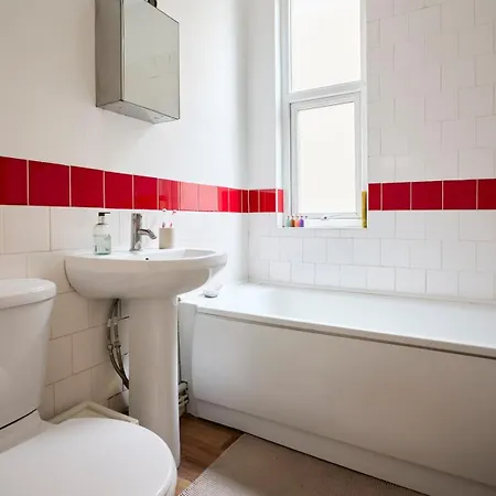 Apartment Unique & Charming 2 Bedroom Flat London