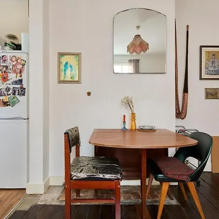 Unique & Charming 2 Bedroom Flat * London