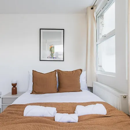 One Ges By Artsy Apartment London