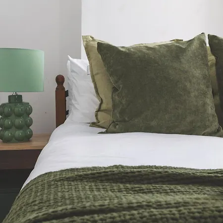 One Ges By Artsy Apartment London