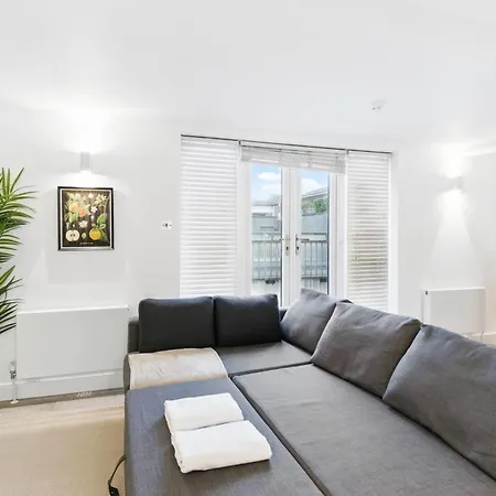 Modern Clerkenwell Loft Spacious Private Terrace Apartment