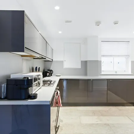 Modern Clerkenwell Loft Spacious Private Terrace Apartment