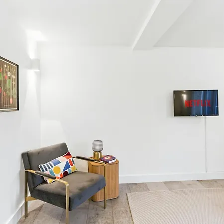 Modern Clerkenwell Loft Spacious Private Terrace Apartment