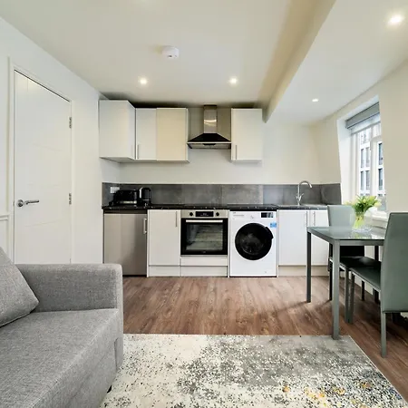 Fitzrovia Modern Apartment *