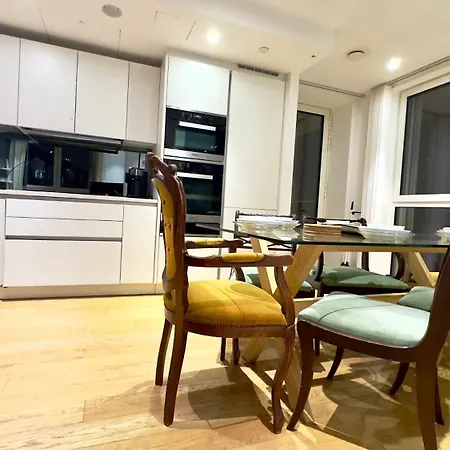 Luxury 3 Bedroom By Wild Apartment *